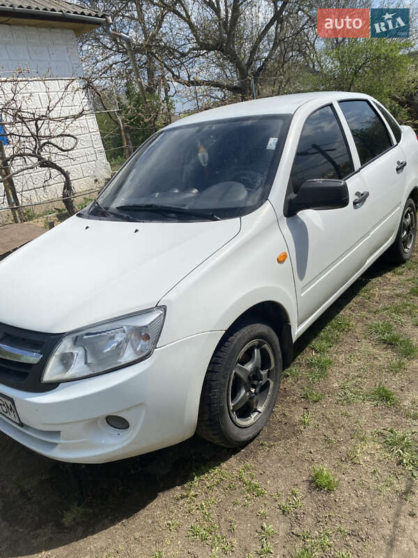 ВАЗ / Lada 2190 Granta 2012