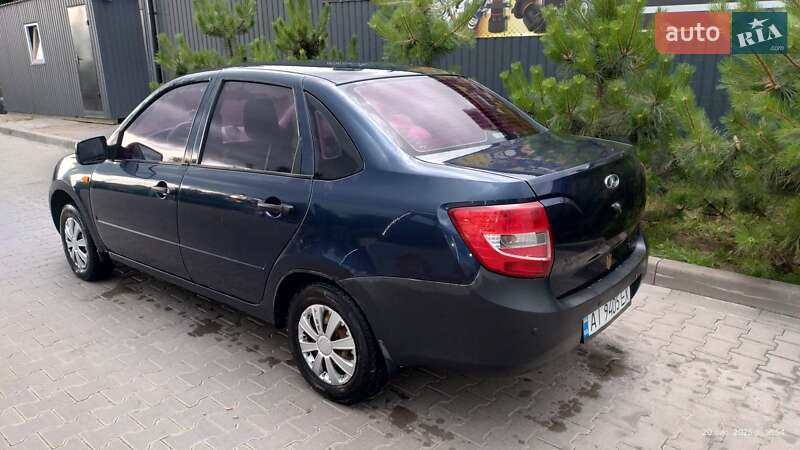 Седан ВАЗ / Lada 2190 Granta 2012 в Києві