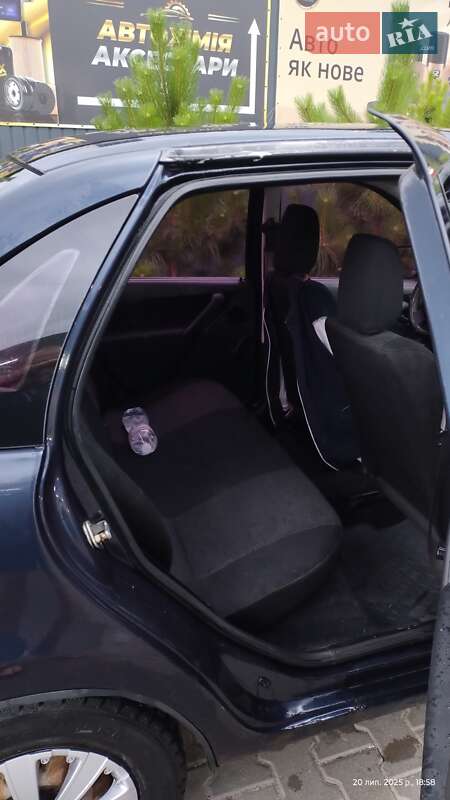 Седан ВАЗ / Lada 2190 Granta 2012 в Києві