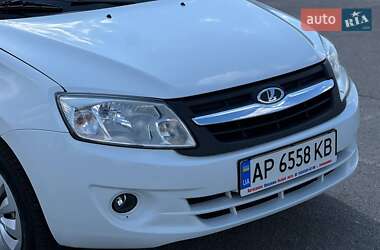 Седан ВАЗ 2190 Granta 2013 в 
