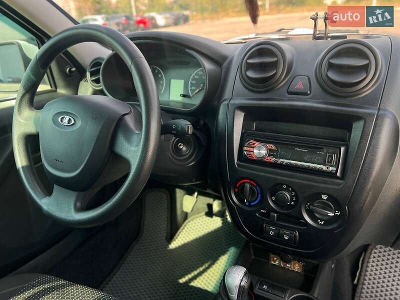 Седан ВАЗ / Lada 2190 Granta 2013 в Запоріжжі