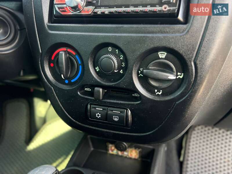 Седан ВАЗ / Lada 2190 Granta 2013 в Запоріжжі
