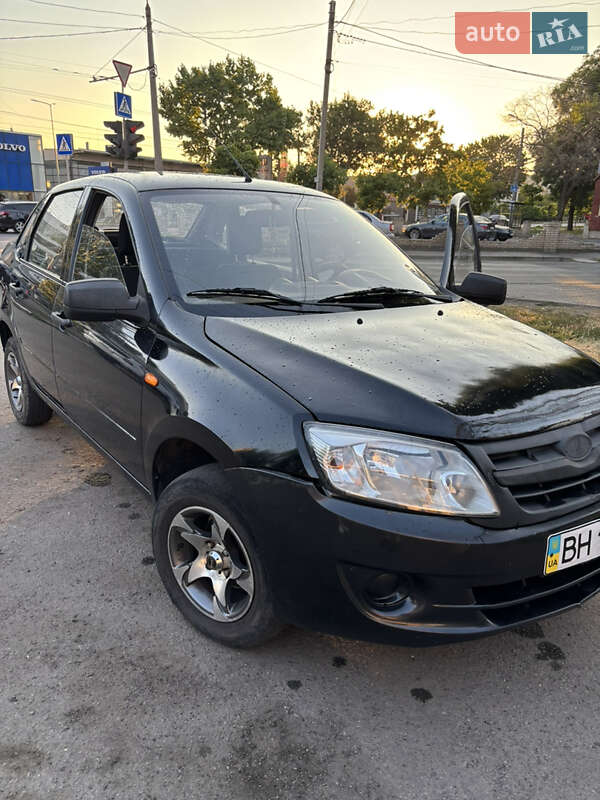 ВАЗ / Lada 2190 Granta 2013