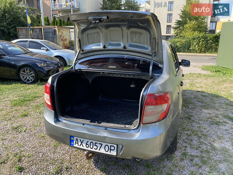 Седан ВАЗ / Lada 2190 Granta 2012 в Киеве