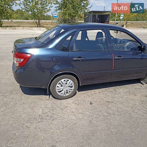 Седан ВАЗ / Lada 2190 Granta 2012 в Запоріжжі фото 3 Седан ВАЗ / Lada 2190 Granta 2012 в Запоріжжі