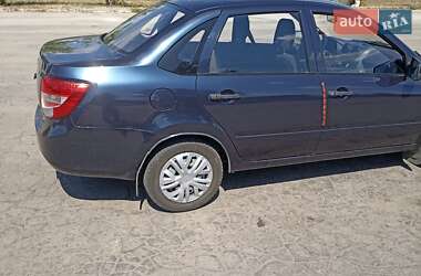 Седан ВАЗ 2190 Granta 2012 в 