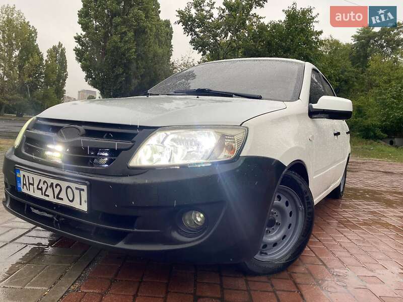 Седан ВАЗ / Lada 2190 Granta 2012 в Черкассах