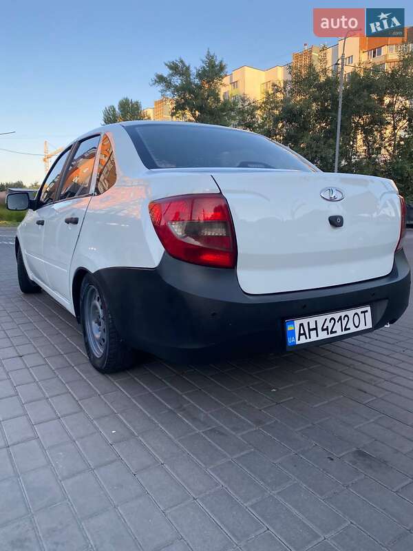 Седан ВАЗ / Lada 2190 Granta 2012 в Черкассах
