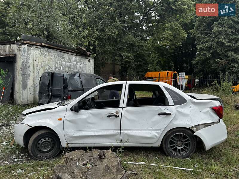 Седан ВАЗ / Lada 2190 Granta 2013 в Києві