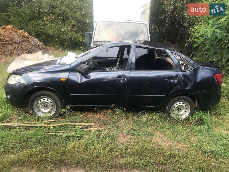 ВАЗ / Lada 2190 Granta 2012
