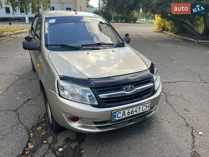 Седан ВАЗ / Lada 2190 Granta 2013 в Смілі фото 7 Седан ВАЗ / Lada 2190 Granta 2013 в Смілі