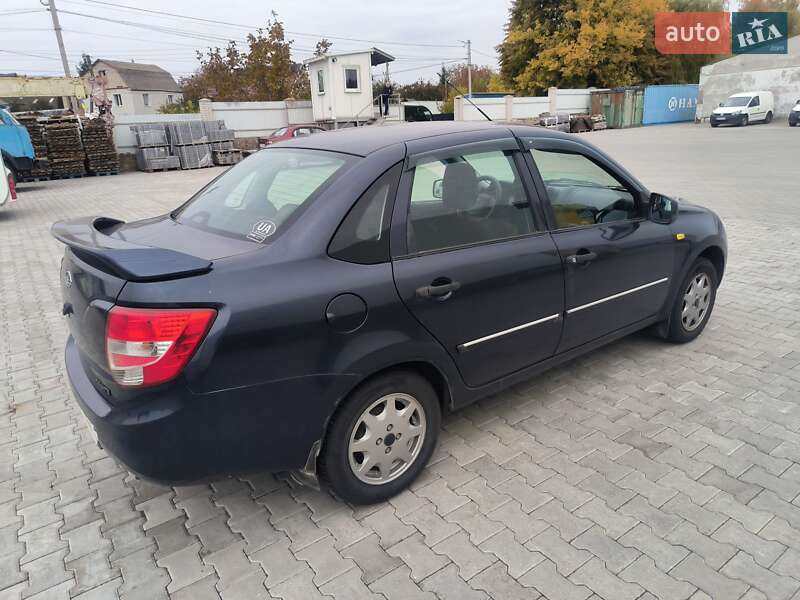 Седан ВАЗ / Lada 2190 Granta 2013 в Виннице фото 4 Седан ВАЗ / Lada 2190 Granta 2013 в Виннице