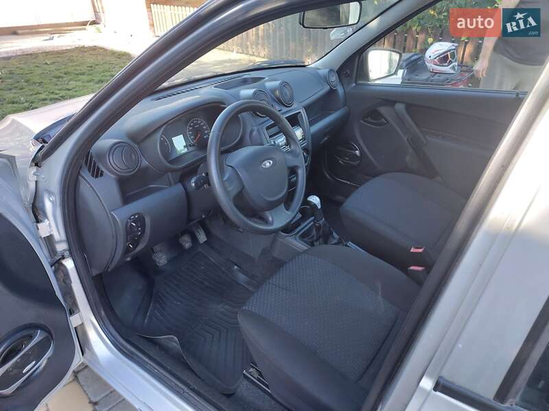 Седан ВАЗ / Lada 2190 Granta 2014 в Виннице