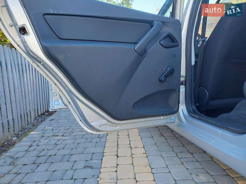 Седан ВАЗ / Lada 2190 Granta 2014 в Виннице