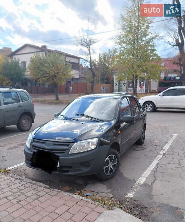 Седан ВАЗ / Lada 2190 Granta 2012 в Умані