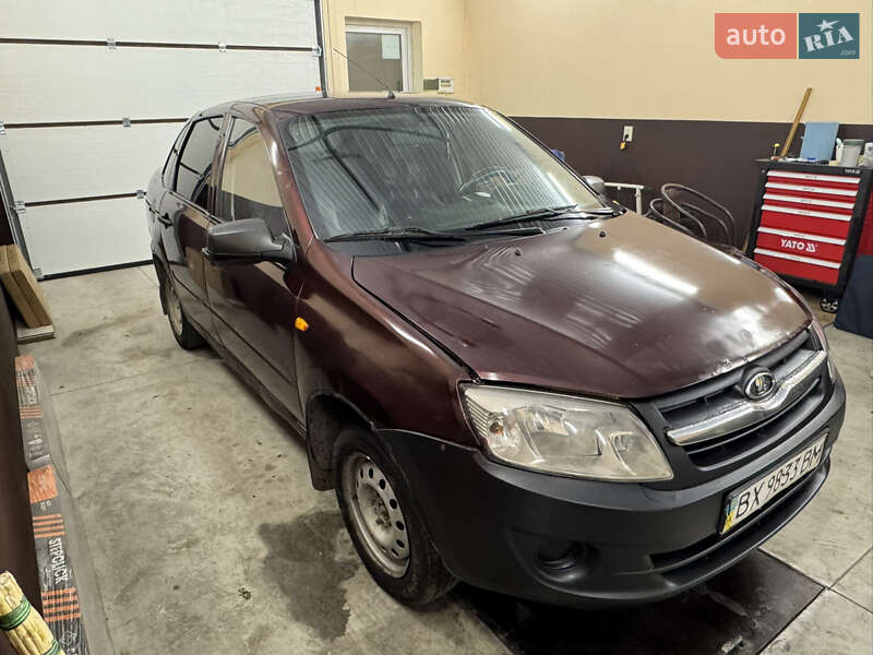 Седан ВАЗ / Lada 2190 Granta 2013 в Бердичеве фото 10 Седан ВАЗ / Lada 2190 Granta 2013 в Бердичеве