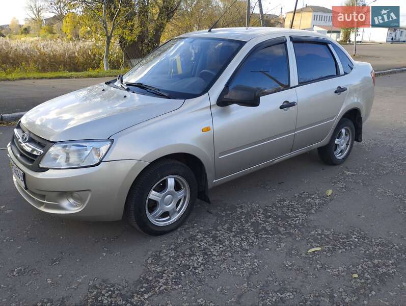 Седан ВАЗ / Lada 2190 Granta 2013 в Ружине