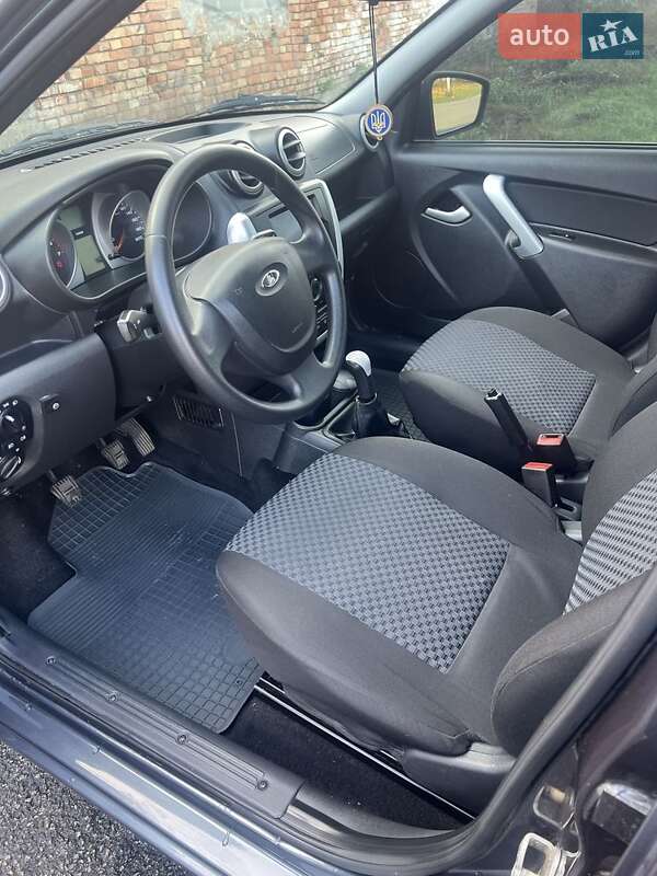 Седан ВАЗ / Lada 2190 Granta 2015 в Кобеляках