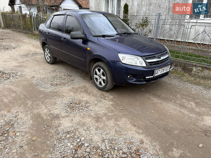 Седан ВАЗ / Lada 2190 Granta 2012 в Ходореві фото 3 Седан ВАЗ / Lada 2190 Granta 2012 в Ходореві