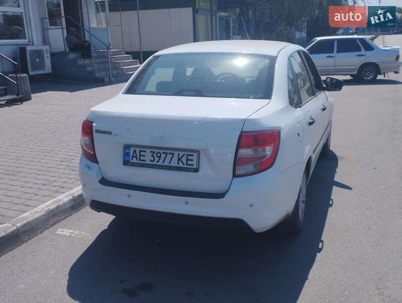 Седан ВАЗ / Lada 2190 Granta 2018 в Першотравенську