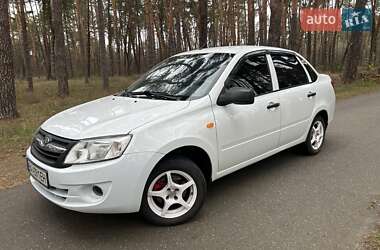 Седан ВАЗ 2190 Granta 2013 в Олександрівці