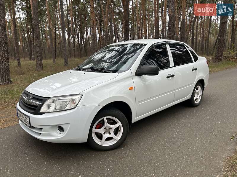 ВАЗ / Lada 2190 Granta 2013
