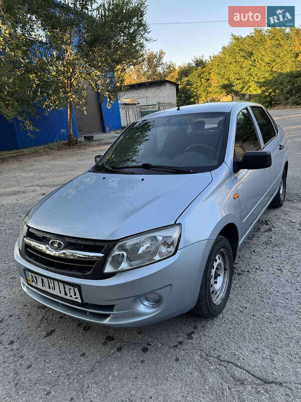 Седан ВАЗ / Lada 2190 Granta 2013 в Запорожье