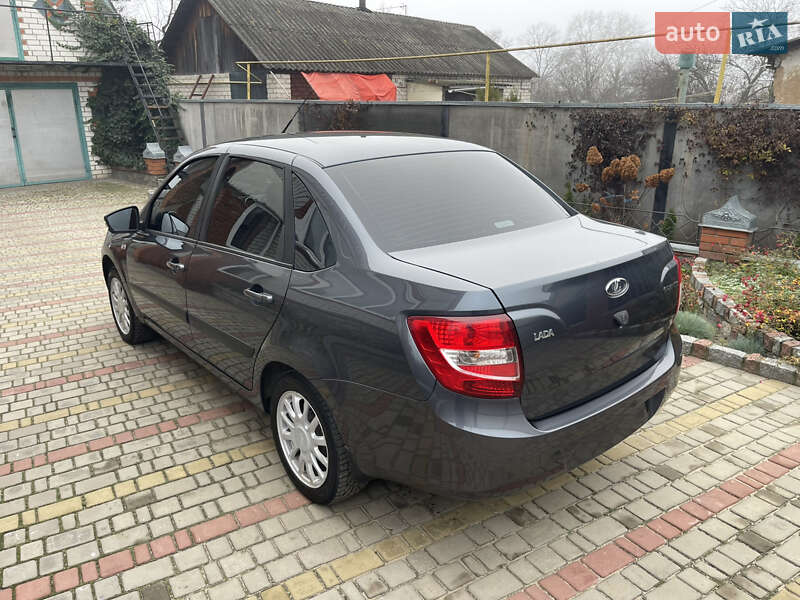 Седан ВАЗ / Lada 2190 Granta 2015 в Харкові
