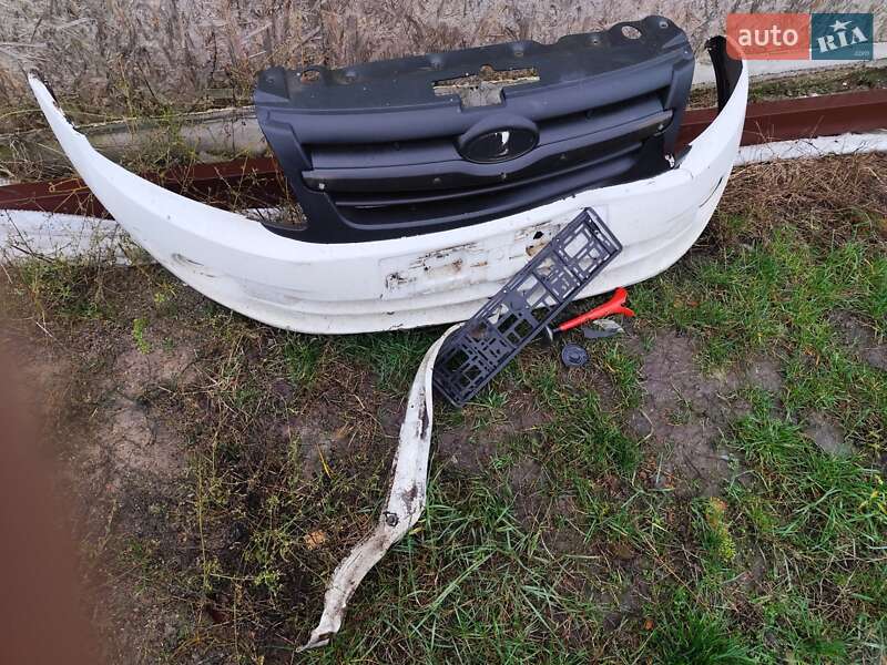 Седан ВАЗ / Lada 2190 Granta 2012 в Первомайске