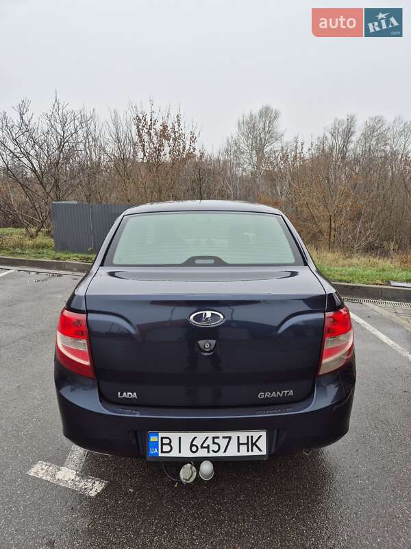 Седан ВАЗ / Lada 2190 Granta 2013 в Харькове