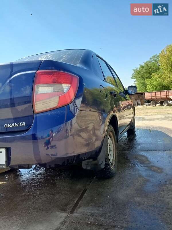 Седан ВАЗ / Lada 2190 Granta 2012 в Черкасах фото Седан ВАЗ / Lada 2190 Granta 2012 в Черкасах