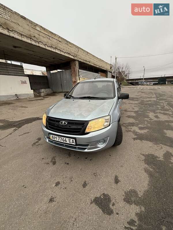 Седан ВАЗ / Lada 2190 Granta 2013 в Харькове фото 4 Седан ВАЗ / Lada 2190 Granta 2013 в Харькове