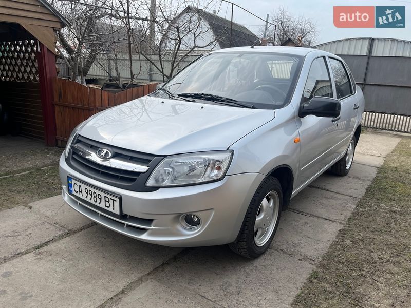 ВАЗ / Lada 2190 Granta 2013