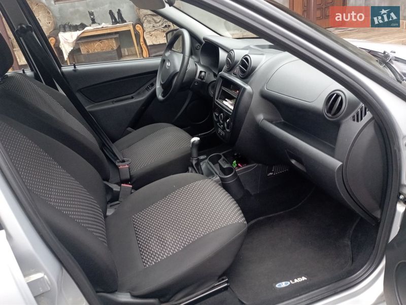 Седан ВАЗ / Lada 2190 Granta 2018 в Сваляве