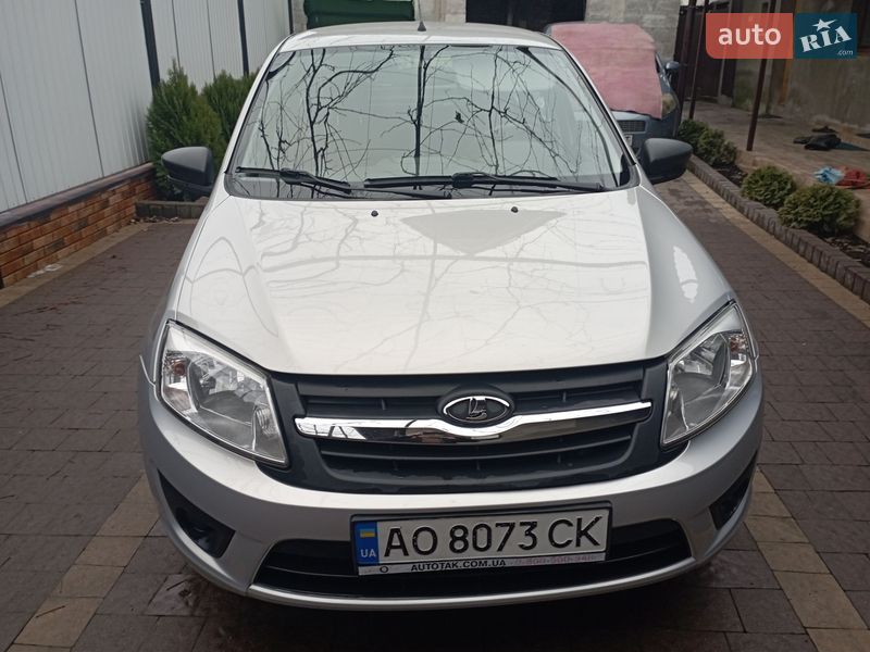 Седан ВАЗ / Lada 2190 Granta 2018 в Сваляве