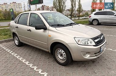 Седан ВАЗ 2190 Granta 2013 в Киеве