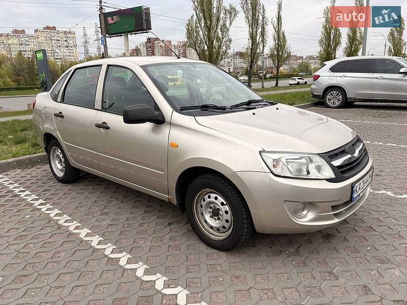ВАЗ / Lada 2190 Granta 2013
