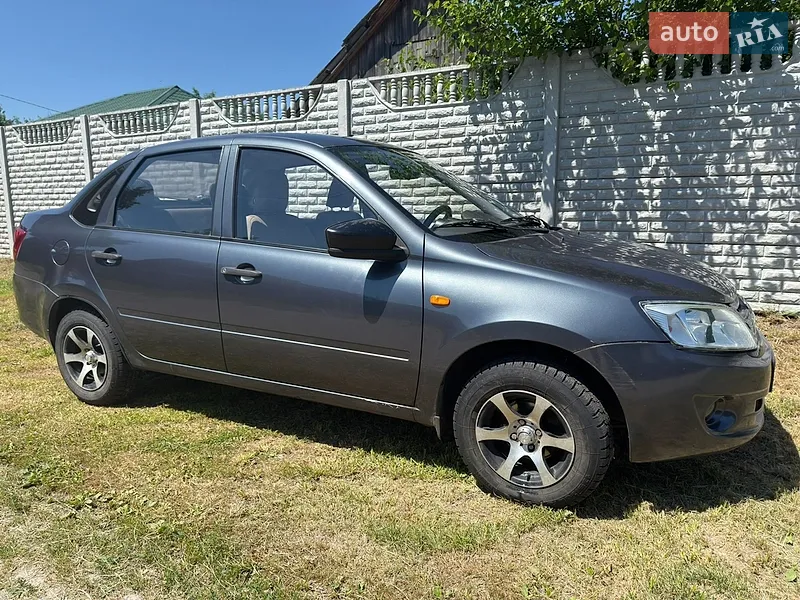 ВАЗ / Lada 2190 Granta 2015