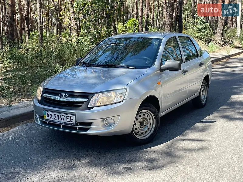 ВАЗ / Lada 2190 Granta