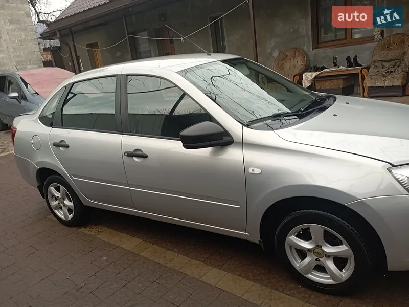 ВАЗ / Lada 2190 Granta