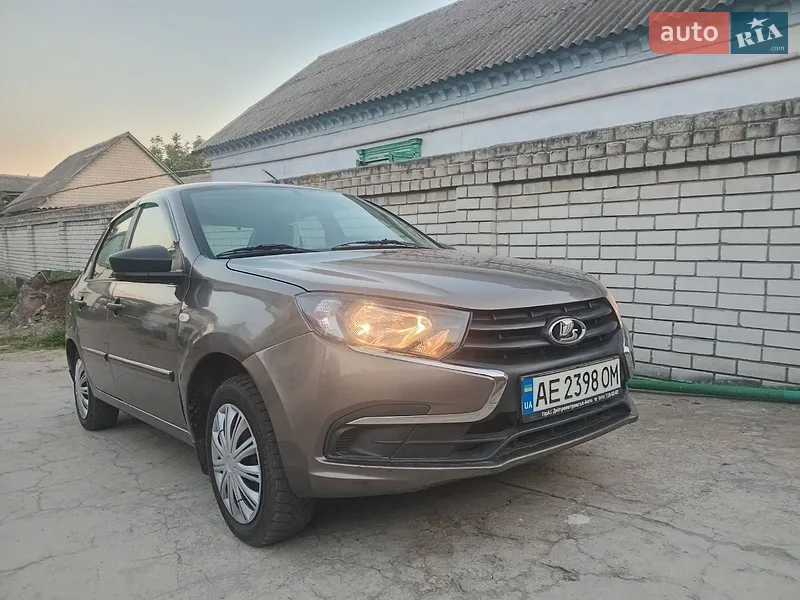 ВАЗ / Lada 2190 Granta