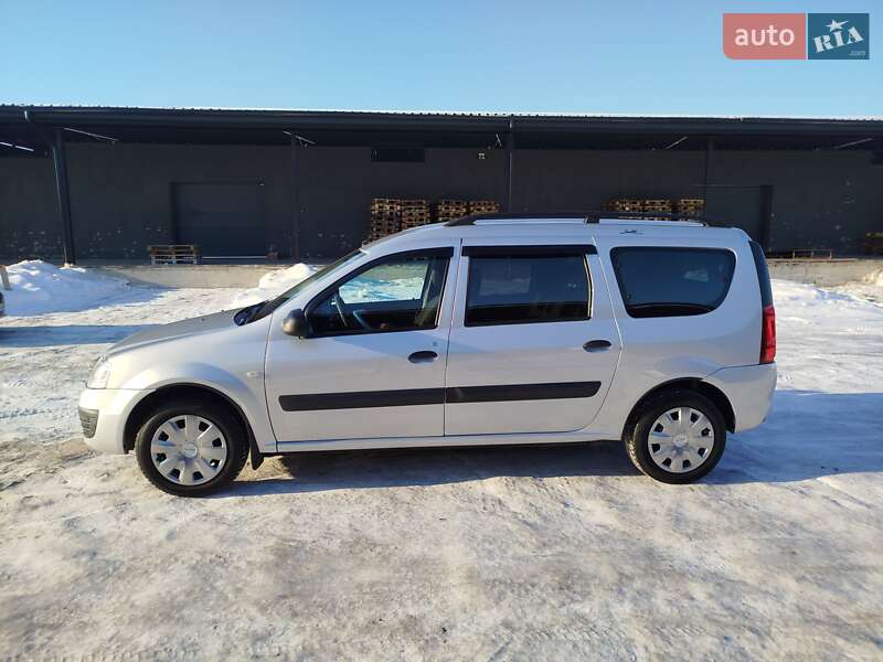 Универсал ВАЗ / Lada Largus 2014 в Житомире фото 3 Универсал ВАЗ / Lada Largus 2014 в Житомире