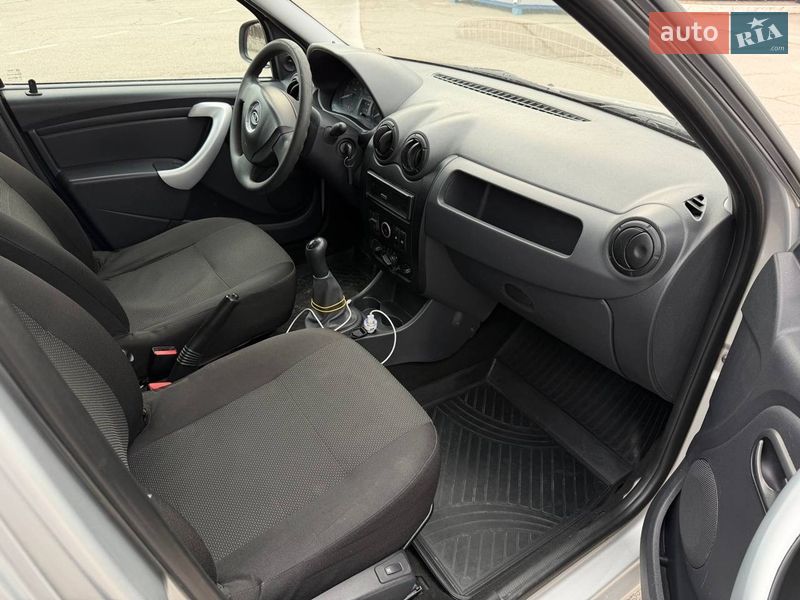 Вантажопасажирський фургон ВАЗ / Lada Largus 2016 в Запоріжжі