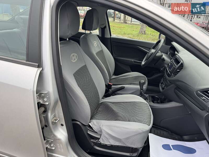 Седан ВАЗ / Lada Vesta 2021 в Киеве