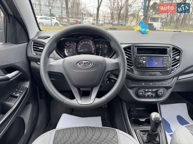 Седан ВАЗ / Lada Vesta 2021 в Киеве