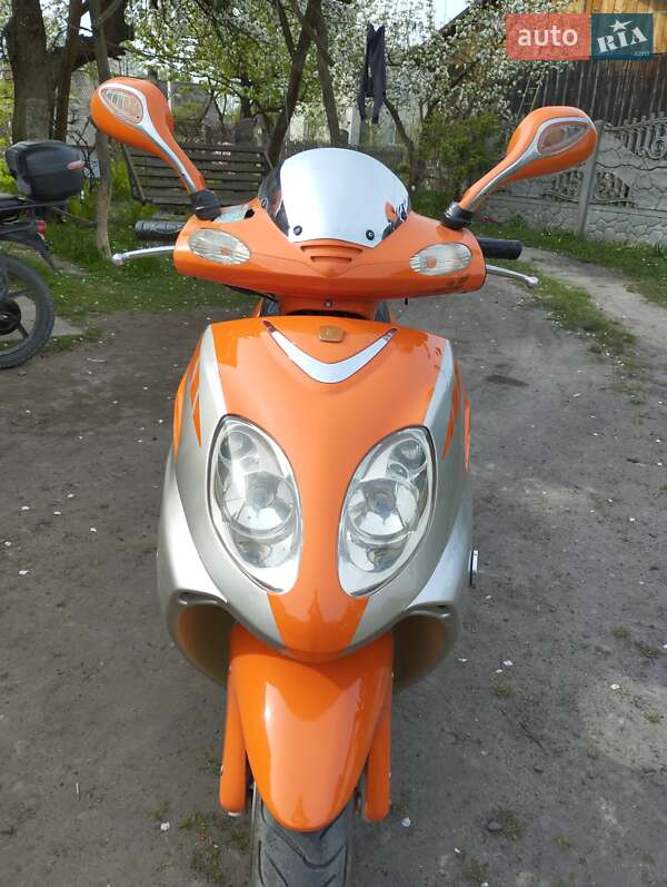 Мопеды Verucci VC 2004 в Рава-Русской фото Мопеды Verucci VC 2004 в Рава-Русской