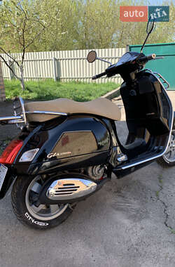 Мотороллер Vespa GTS 2013 в 