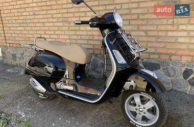 Мотороллер Vespa GTS 2013 в 