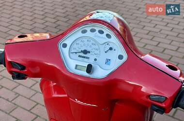 Скутер Vespa LX 2014 в 