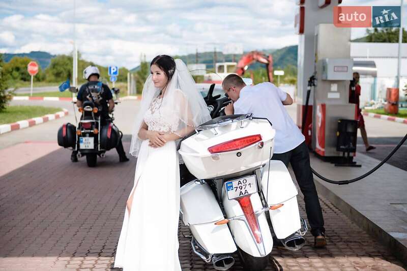 Мотоцикл Круизер Victory Cross Country 2015 в Ужгороде